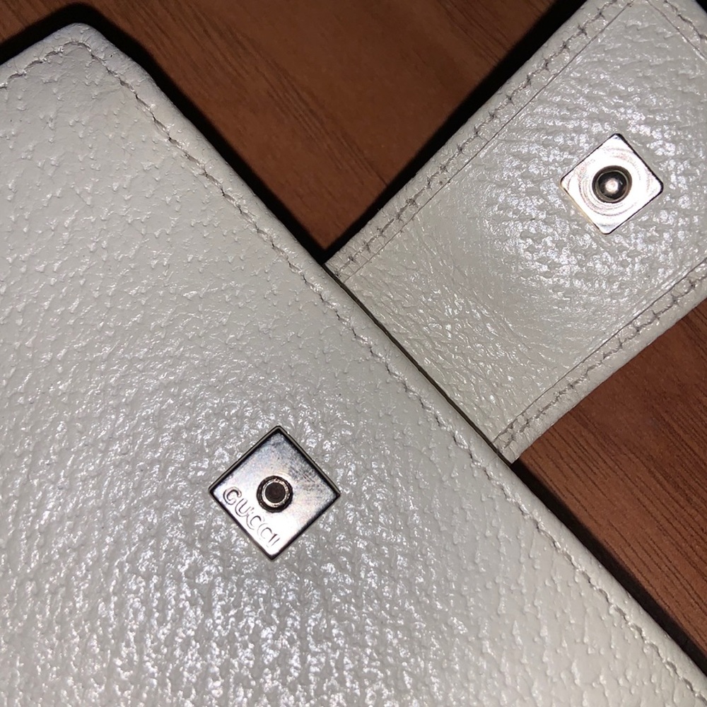 Authentic Vintage Gucci Leather Compact Wallet - Picture 11 of 16
